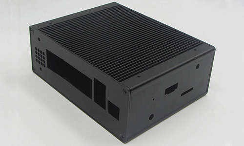 鋁型材運（yùn）用在控製器（qì）電（diàn）源外殼上（shàng）的優勢有哪些？