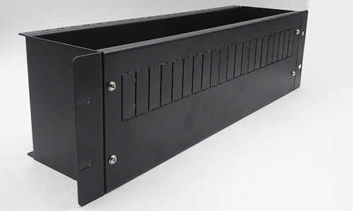 配電（diàn）箱配電櫃（guì）等電子產品外殼選擇金（jīn）屬外殼的原（yuán）因